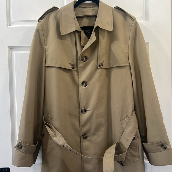 Christian Dior men’s size 40L trench coat. Great used condition. Luxury for deal - Picture 8 of 13